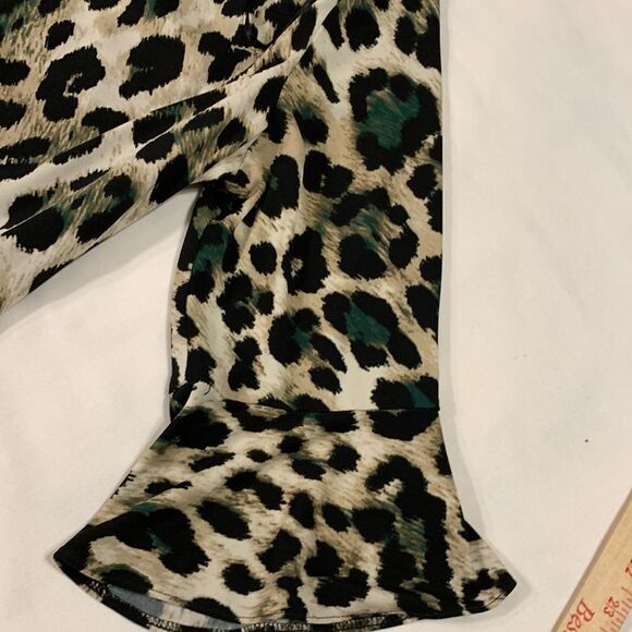 Jessica Howard size 16 leopard print dress w/ruffle bell sleeves.  Very stretchy - Picture 8 of 12
